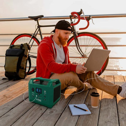 Stazione di ricarica portatile da 600 W, ricarica tramite pannello solare o rete elettrica