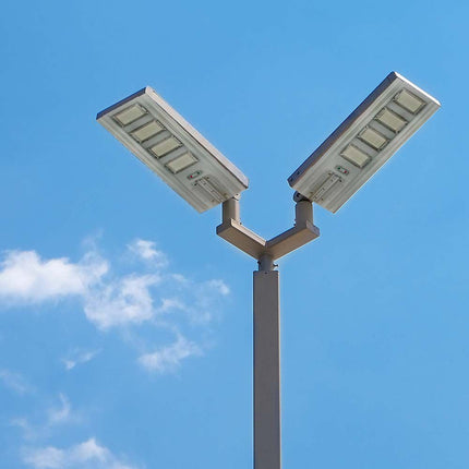 Lampione stradale a LED da 4300 lm con alimentazione solare e sensore di movimento, 6400 K