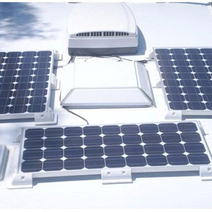 Sistema di montaggio a pannello per roulotte, imbarcazioni e SolarTech